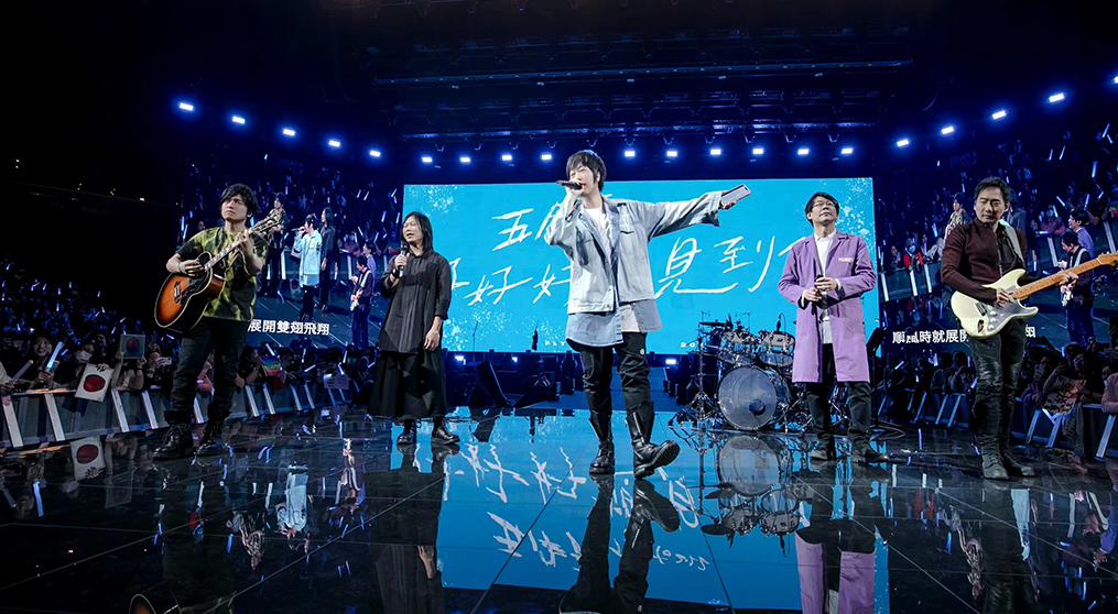 金沙集团186cc成色龙腾系列透明屏闪耀五月天新加坡演唱会