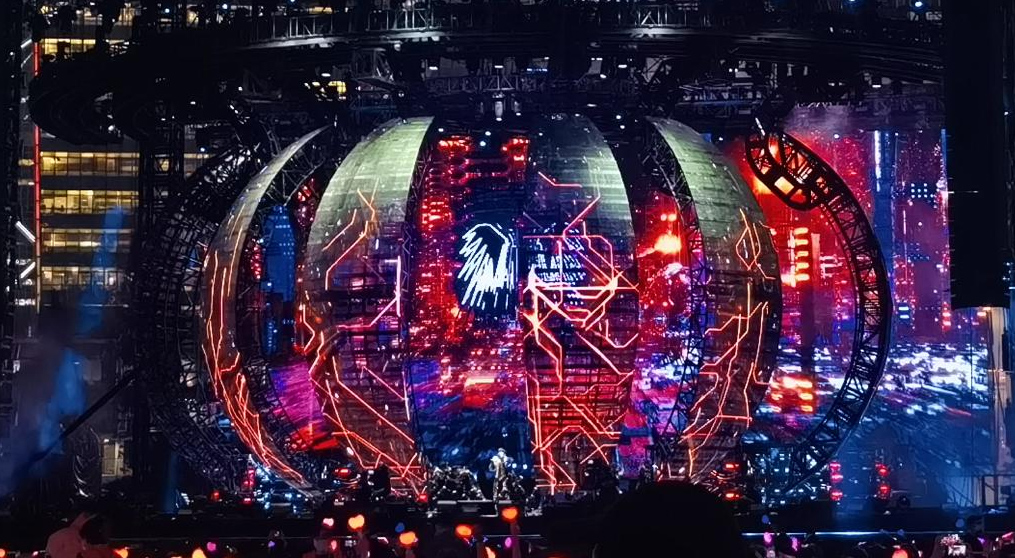2023周杰伦香港演唱会,金沙集团186cc成色LED球形屏和荧光棒系列产品闪耀全场！